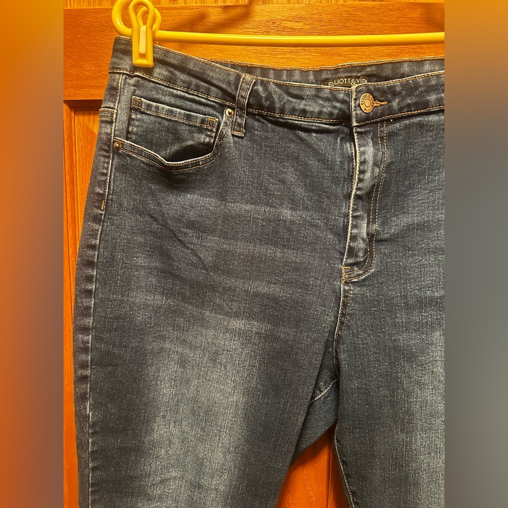 PLUS SIZE Elliott & vine frayed jeans sz.18W